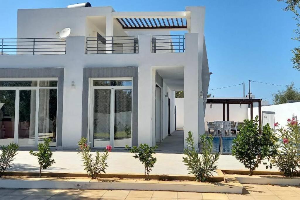 Magnifique Villa Avec Piscine Sur L'Ile De Djerba Pour Vacances Arkou Extérieur photo