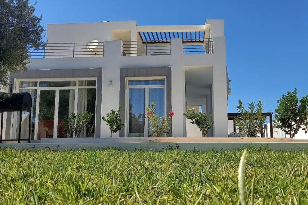 Magnifique Villa Avec Piscine Sur L'Ile De Djerba Pour Vacances Arkou Extérieur photo